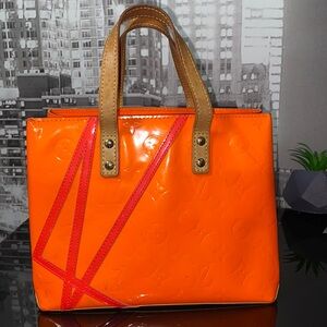 Authentic LOUIS VUITTON Vernis Fluo Orange Reade PM Tote Bag